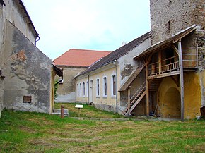 Biserica fortificată din Brateiu exterioare (13).jpg