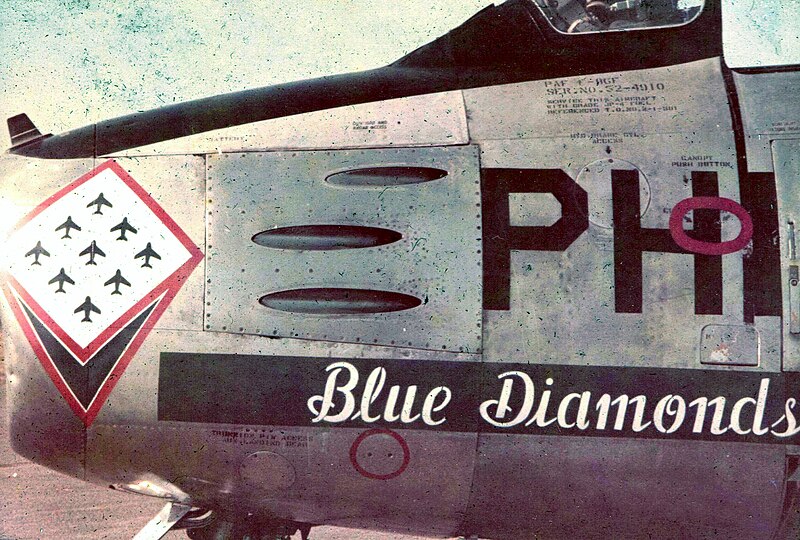 File:Blue Diamonds Fighter Jet.jpg