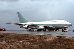 Boeing 747SP-44 авиакомпании Luxavia в ливрее Trek Airways в международном аэропорту Фару