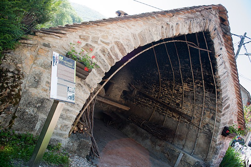 File:Bread oven, Conand.jpg