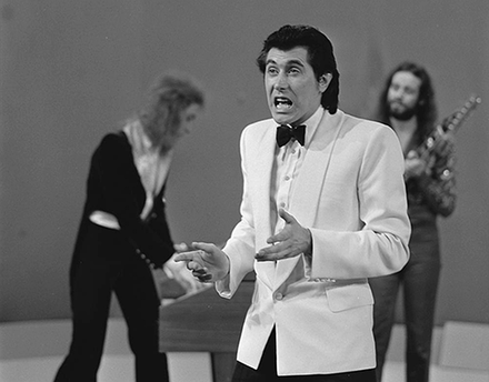 Ferry performing with Roxy Music on Dutch television in 1973
