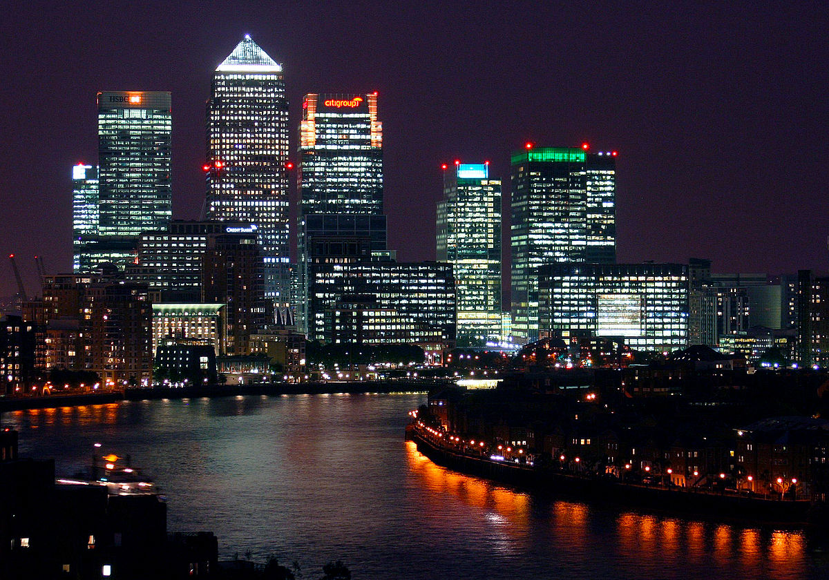 1200px-Canary_Wharf_at_night%2C_from_Sha