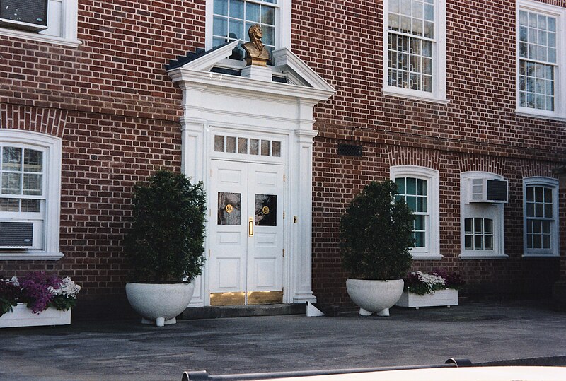 File:Canberra - Chancery Office Building - 1993 - DPLA - 4a57ed53f8d4590a454df5feec855612.jpg