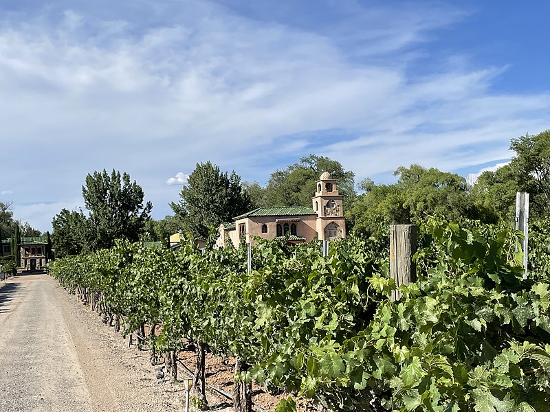 File:Casa Rodena Winery, Los Ranchos de Albuquerque, NM. July, 2022. 01.jpg