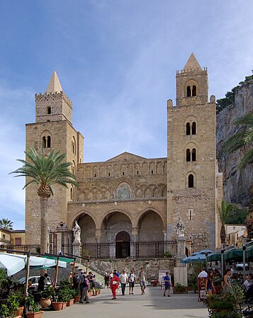 Cefalu Cathedral exterior BW 2012-10-11 12-13-18.jpg