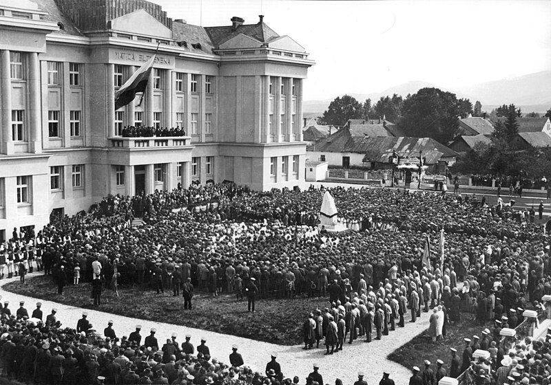 Súbor:Ceremonial opening of the new, second building of Slovak Matica.jpg