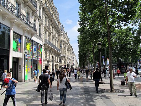 Tập_tin:Champs-Élysées,_Paris_June_2014.jpg