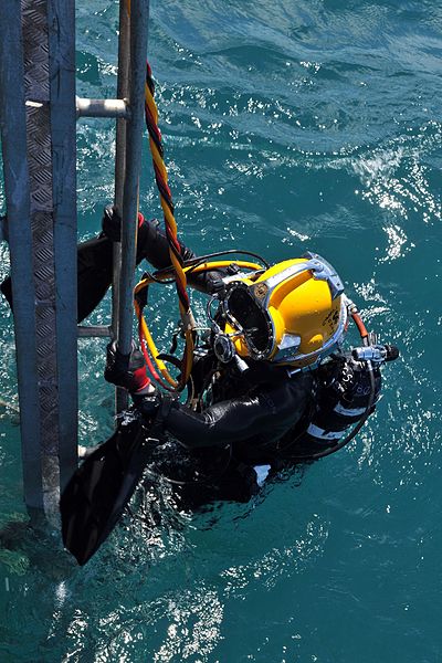 File:China, U.S. Divers train at RIMPAC 2016 160726-N-ON468-209.jpg