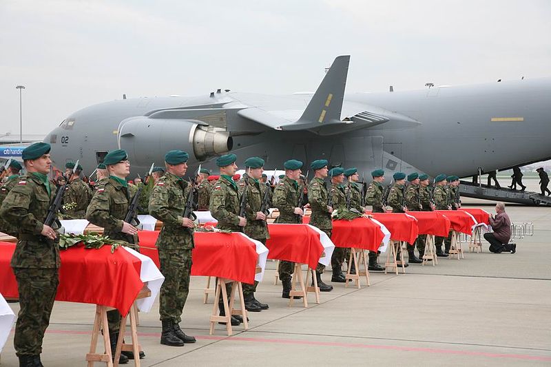 File:Coffins of victims in Warsaw - 2010 Polish Air Force Tu-154 crash.jpg