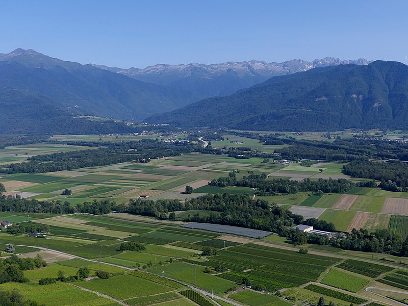 File:Combe de Savoie et portes de Maurienne vues de Miolans (été 2021).JPG