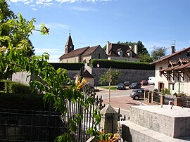 Die Kirche und Umgebung in Condal