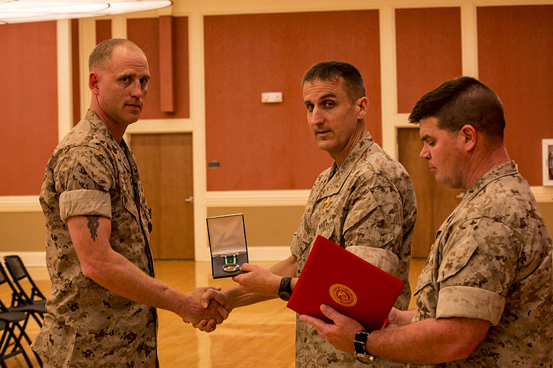 File:Corpsman recognized for lifesaving efforts 140402-M-IU187-003.jpg