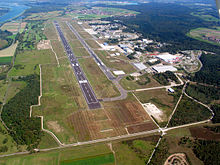 Vista dall'alto del Flughafen Karlsruhe/Baden-Baden, l'aeroporto di Karlsruhe.