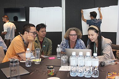 2019년 6월 방콕에서의 ESEAP 전략 서밋 Vanjpadilla 제공, CC BY-SA 4.0