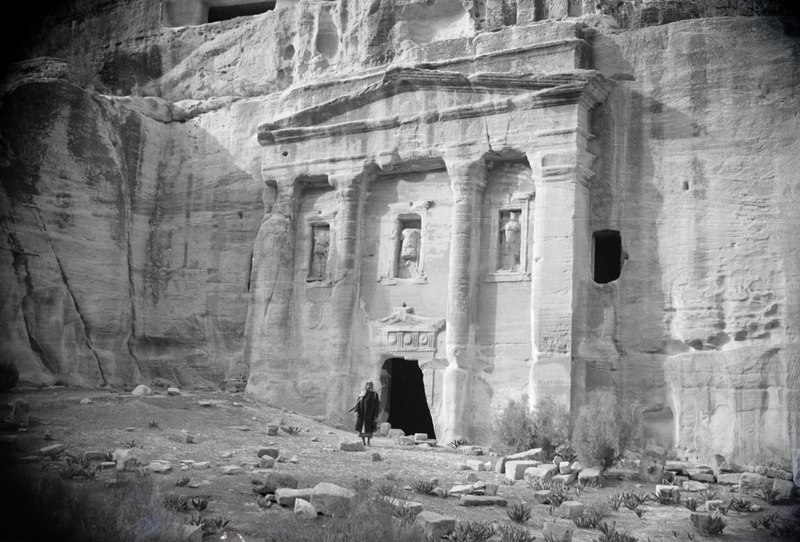 Datei:ETH-BIB-Felsengrab, Petra-Abessinienflug 1934-LBS MH02-22-0128.tif