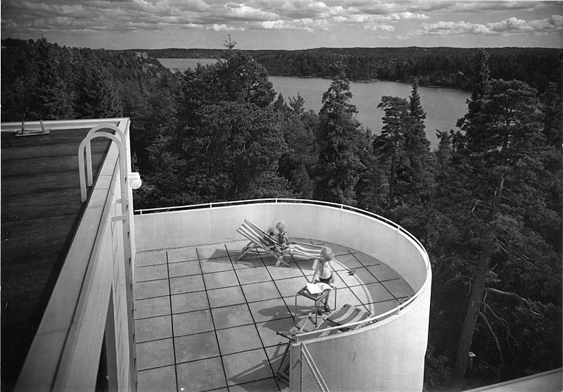 File:Egen villa Exteriör. Takterrass. ArkDes ARKM.1962-101-0336a.jpg
