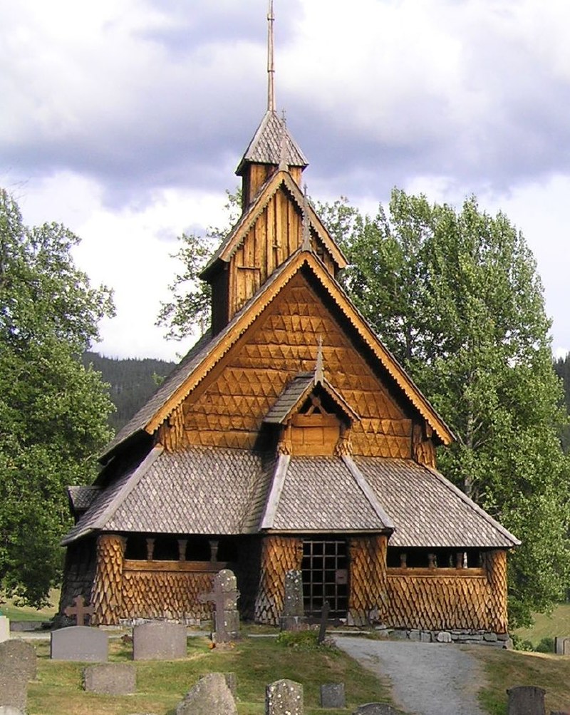 Eidsborg stavkyrkje 1.jpg