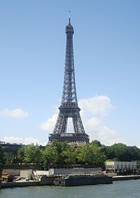 Eiffel Tower from the Seine, 17 July 2007.jpg