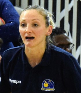 Ekaterina Andriouchina på benken for Metz Handball 31. januar 2016