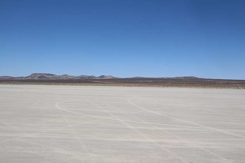 File:El Mirage Dry Lake Off-Highway Vehicle Recreation Area (29819218540).jpg