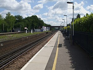 Esher station westbound look east2.JPG