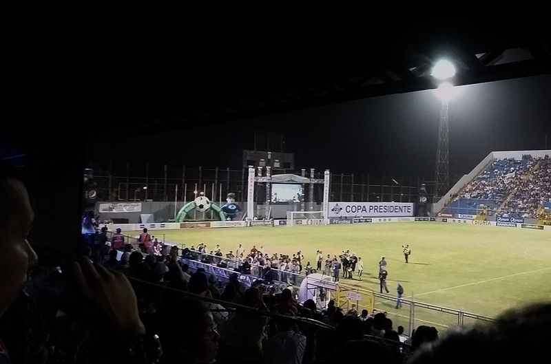 File:Estadio Morazan 15000.jpg