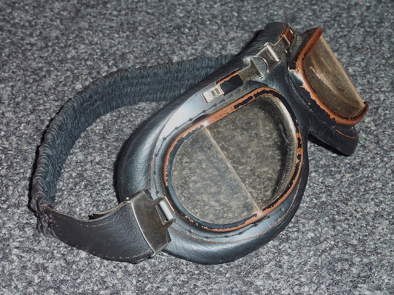 File:Flying goggles 1980s on grey wool 01.jpg