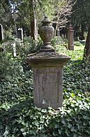 Frankfurt, main cemetery, grave at D 438 Knips.jpg