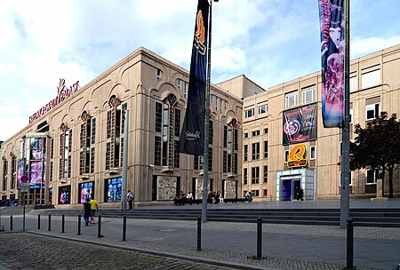 Friedrichstadt Palast aussen