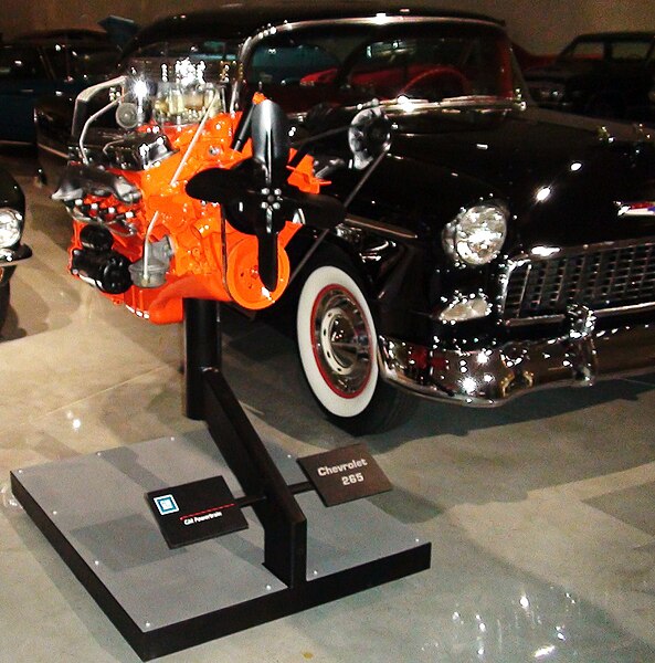 File:GM Heritage Center - 006 - Cars - 265 + 1955 Chevrolet.jpg