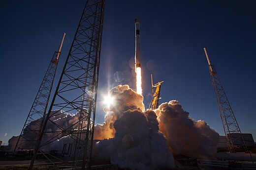 Компания SpaceX осуществила 21-й пуск за год (V.Laicis/Esp rus4; фото: Official SpaceX Photos) instagram.com/p/Br0ZSFwB26U/