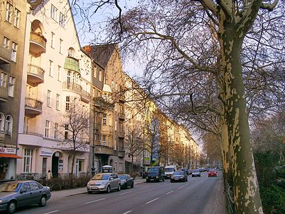 So kommt man zu der Gneisenaustraße mit den Öffentlichen - Mehr zum Ort Hier