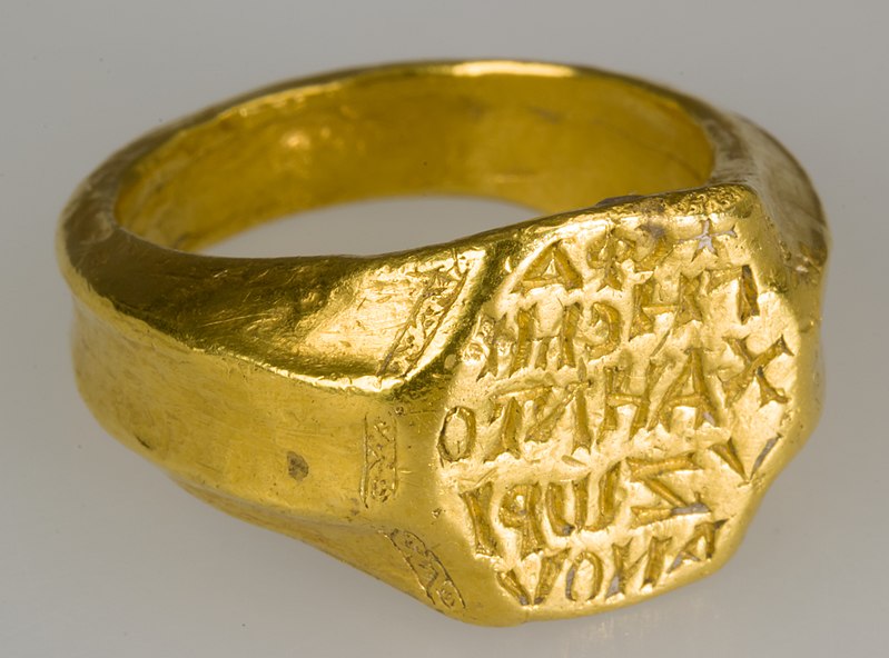 File:Gold Signet Ring of Michael Zorianos MET LC 18 145 42 s9.jpg
