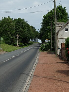 Hénin-sur-Cojeul - Calvaire sur la RD5.JPG
