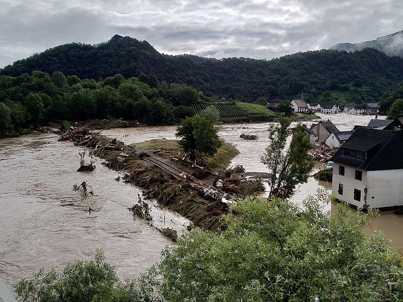 File:Hochwasser in Altenahr Altenburg.jpg