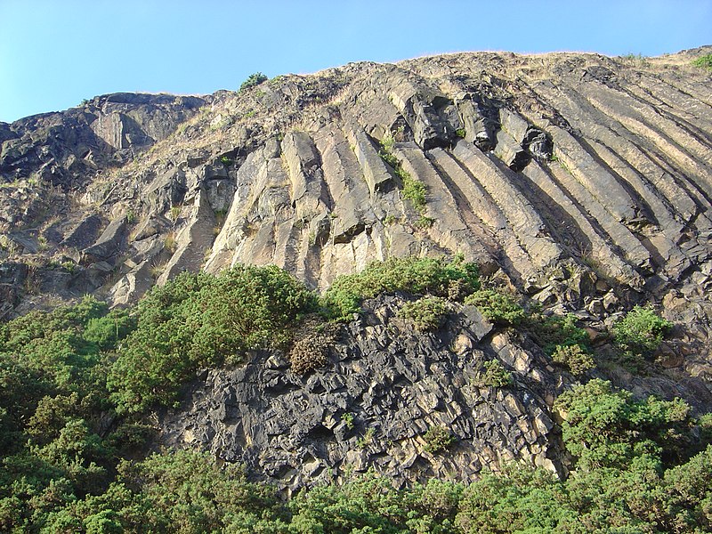 File:Holyrood Park Samsons ribs DSC04978.JPG