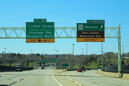 CT 32 exiting off of I-95 in New London