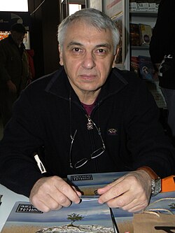 С книгата си „Фотописи“, на Панаира на книгата в НДК, 11.12.2010
