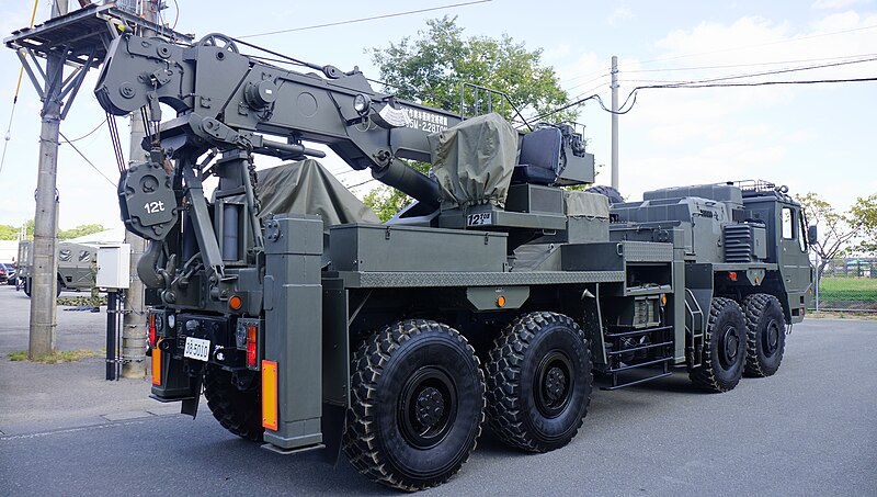 File:JGSDF Heavy Wheeled Recovery Vehicle(38-5010) right rear view at Camp Itami October 13, 2013.jpg