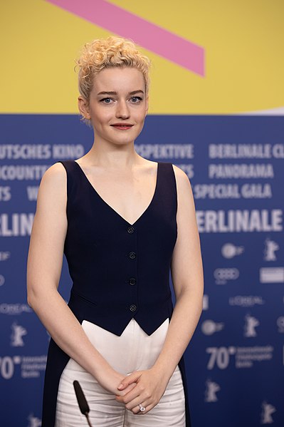 File:Julia Garner-6894.jpg