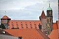 Deutsch: Dächer in Nürnberg St. Sebald, im Hintergrund die Kaiserstallung der Nürnberger Burg. This is a picture of the Bavarian Baudenkmal (cultural heritage monument) with the ID D-5-64-000-307 (Wikidata)