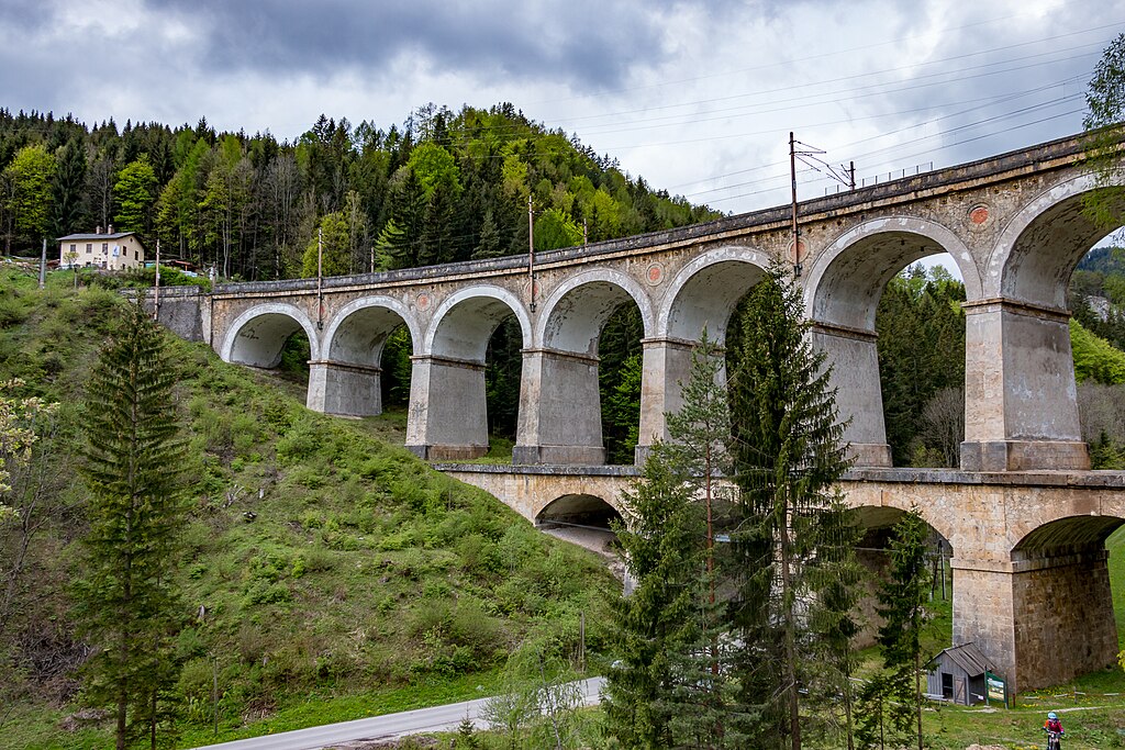 Kalte-Rinne-Viadukt mit Ghega-Museum (UNESCO-Weltkulturerbe Semmeringbahn)