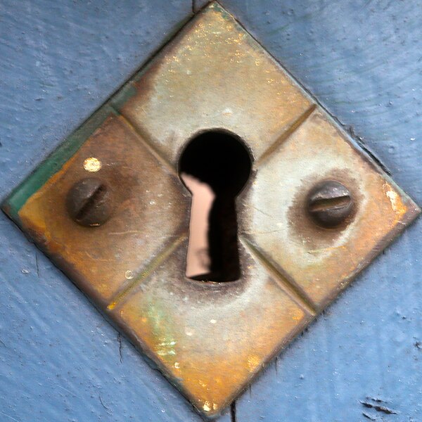 File:Key hole.jpg