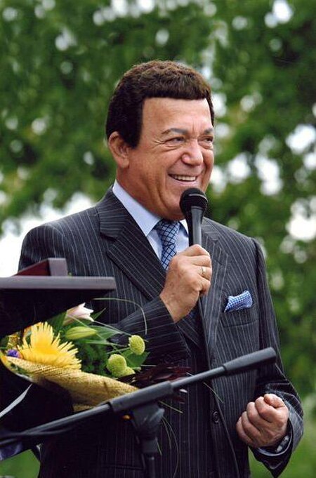 Kobzon with mic.JPG