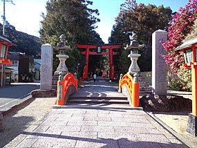 Kumano-hayatama-taisha Shrine - Entrance.jpg