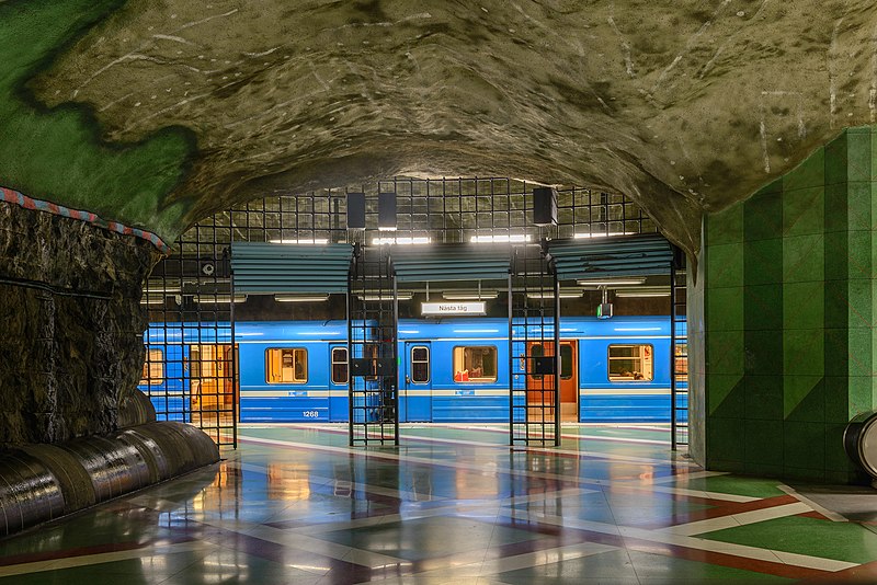 File:Kungsträdgården Metro station May 2014 04.jpg