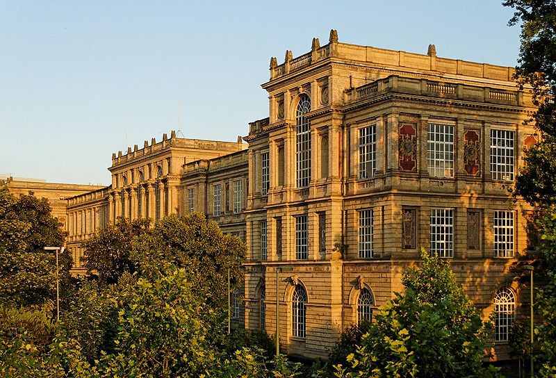 File:Kunstakademie in Duesseldorf-Altstadt, von Nordwesten.jpg