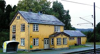 <span class="mw-page-title-main">Kvål Station</span> Railway station in Melhus, Norway