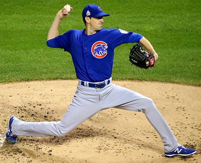 Kyle Hendricks: Chicago Cubs pitcher comes within 4 outs of no-hitter