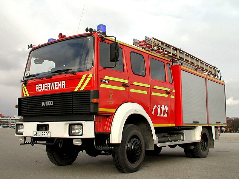 File:LF 16 Freiwillige Feuerwehr Sendling.jpg